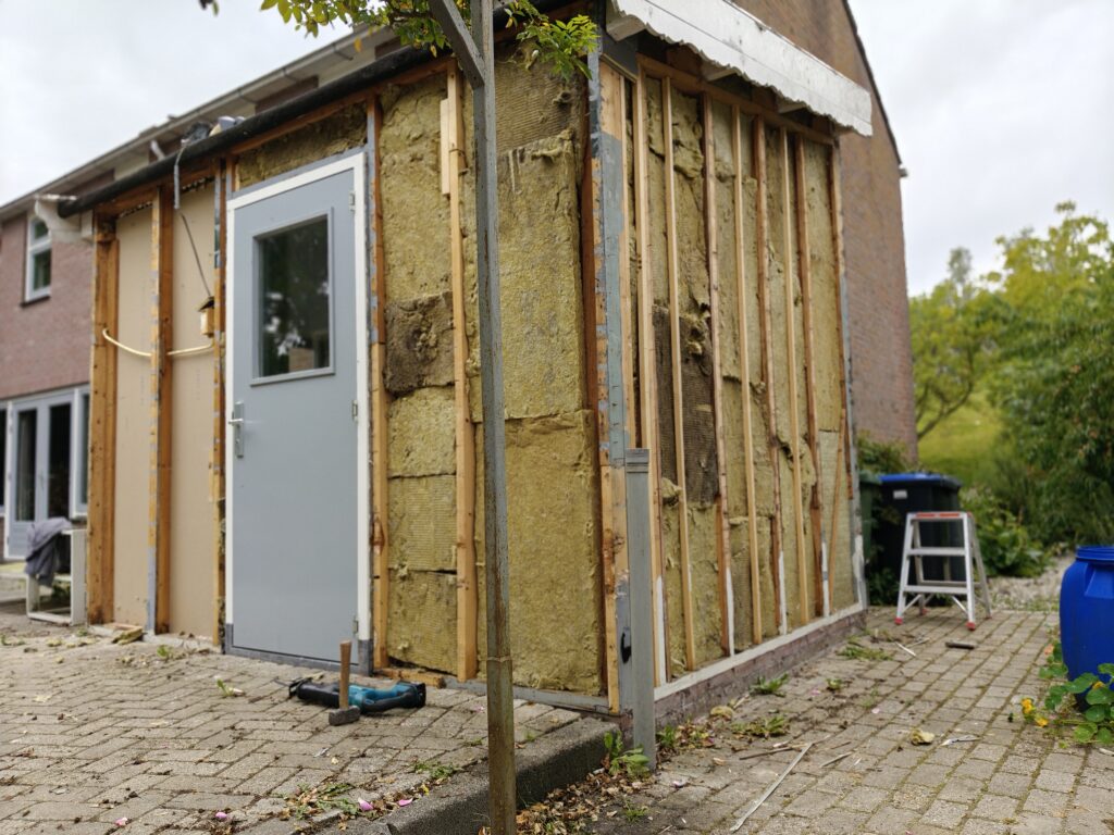 Klusbedrijf in de Krimpenerwaard – gespecialiseerd in bouw, renovatie, schilderwerk, timmerwerk, stucwerk, en complete verbouwingen voor huizen en bedrijven
een rollaag hanenkam vuilmetselwerk
Binnemuren gasbeton cellenbeton
Beton bekisting wapening ijzer ijzervlechten 
klusbedrijf stijger ambachtelijk metselwerk 
renovatie schoorsteen
Klusbedrijf Daan G
Alle klussen in en om het huis zo geDaan
klus en metselbedrijf daang
renovatie onderhoud en verbouw
Vraag vrijblijvend een offerte aan
scheuren in de gevel
voegwerk metselen
klus en metselbedrijf daang
Voegwerk wat bij jouw huisstijl past
Knipvoegen snijvoegen verdieptevoegen 
lood vervangen erker
Vernieuwing van straatwerk en tuinhek
aanbouw verbouwing  (fase 1)